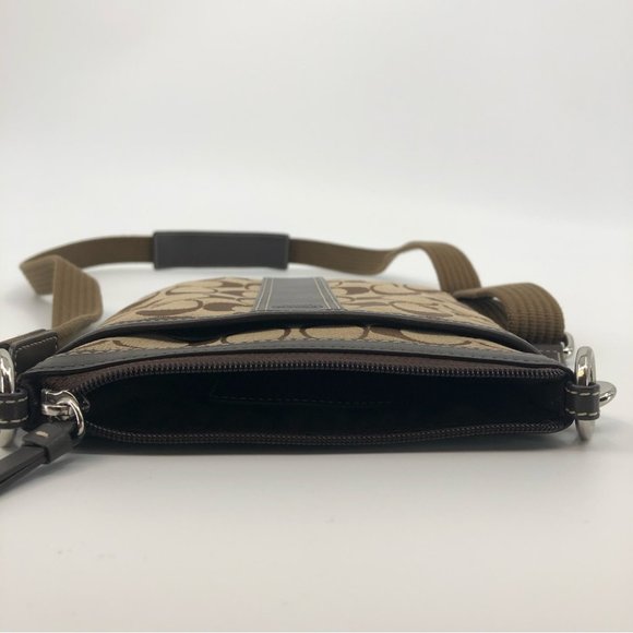 Coach Brown Leather Crossbody Coin Wallet | Adjustable Strap - Picture 4 of 6